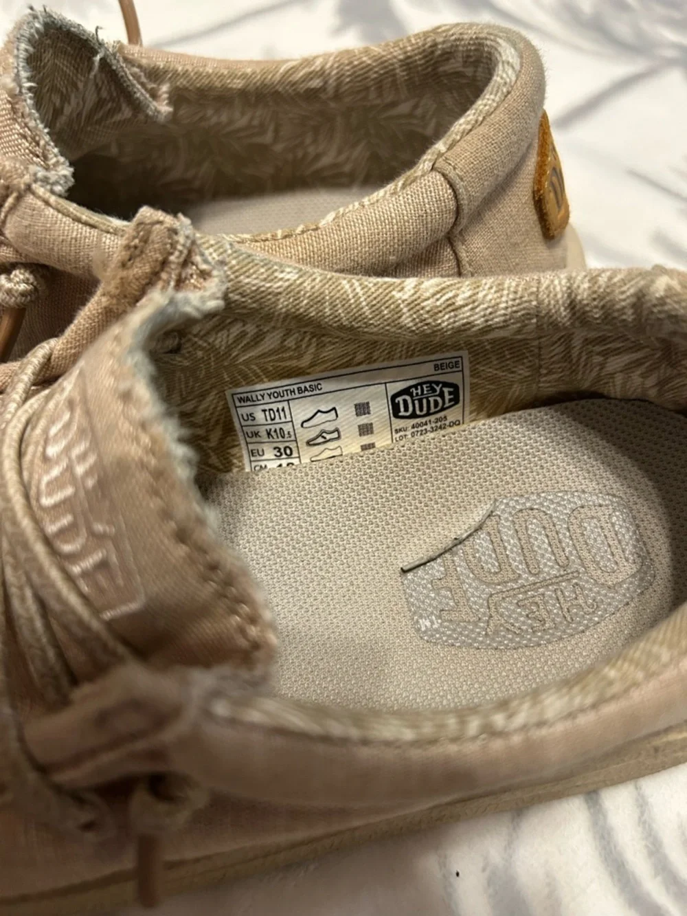 Hey Dude light beige